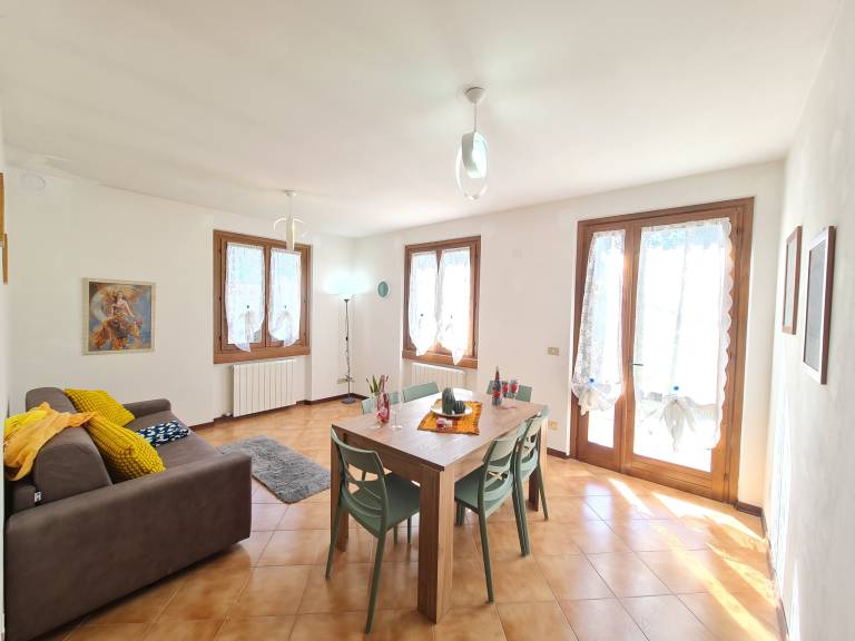 Holiday apartment with pool & garden — photo 4