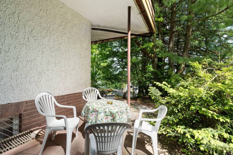 Apartment with patio | Mountain view — photo 4