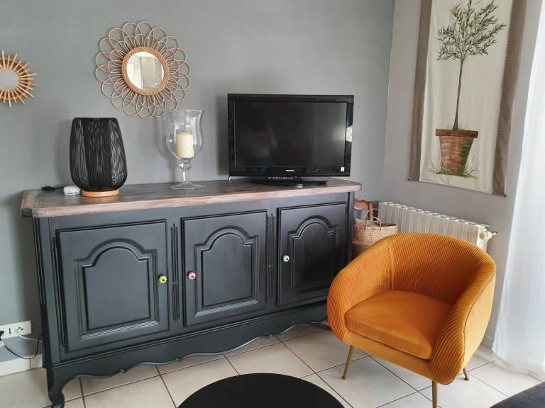 Gite with patio & barbecue — photo 4