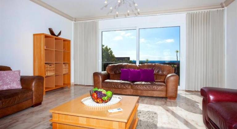 Villa with pool | Pet-friendly — photo 2
