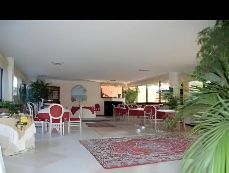 Serviced apartment with terrace, pool & yard in Desenzano del Garda