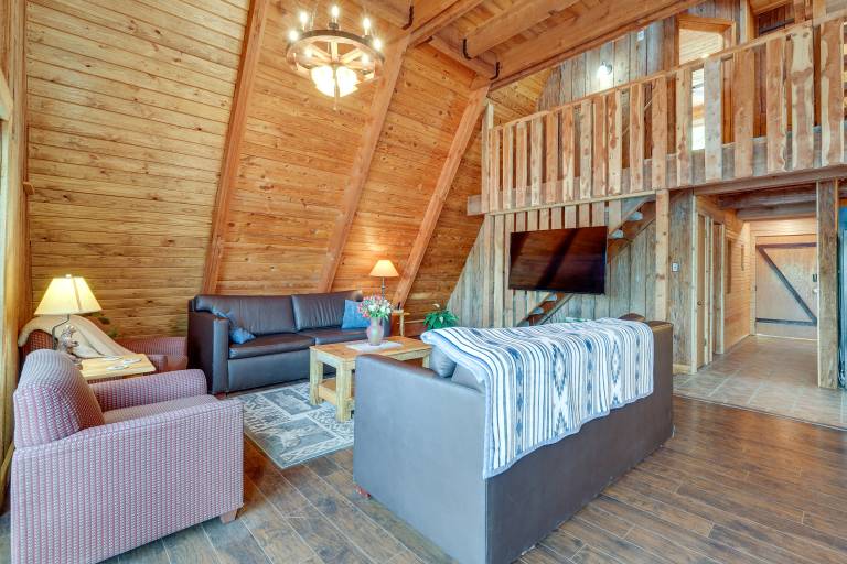 Lakefront A-Frame Cabin with Community Perks — photo 4