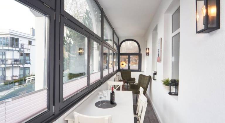 Holiday apartment with patio & yard — photo 3