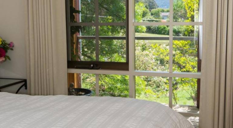 Bed and breakfast  Macedon