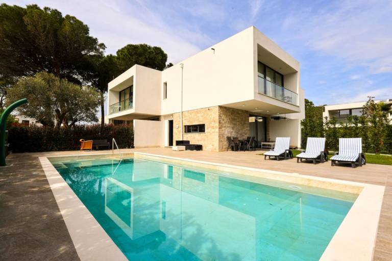 Ferienhaus Plazhi San Pietro