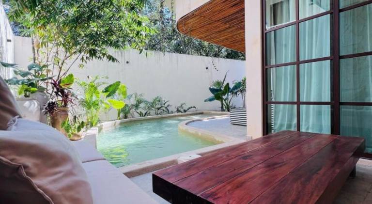 Charming boutique condo jungle views private pool — photo 3