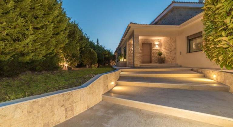 Villa with private pool, barbeque & patio | Good for workation — photo 5