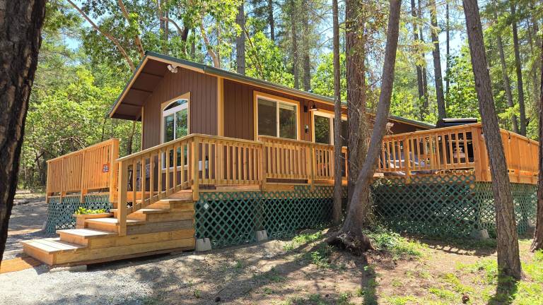 Cabin Applegate
