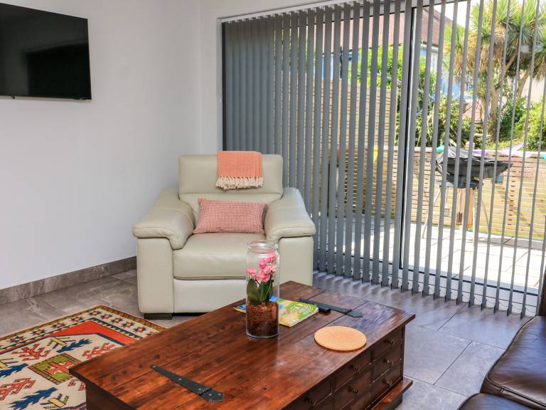 Cottage with yard & grill | Beach view | Beach nearby | Pet-friendly — photo 4