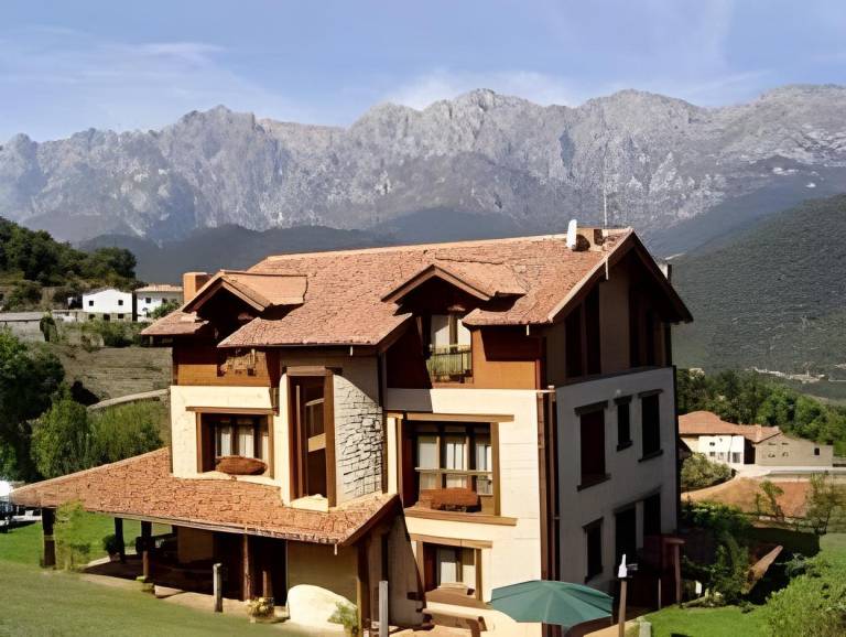Bed & Breakfast Camaleño