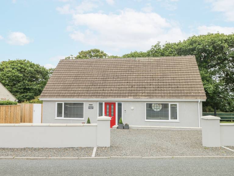 Family-friendly nice cottage with garden | Pets are welcome — photo 2