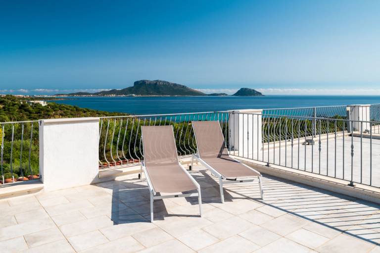 Family-oriented apartment with patio | Beach nearby | Pets are welcome — photo 4