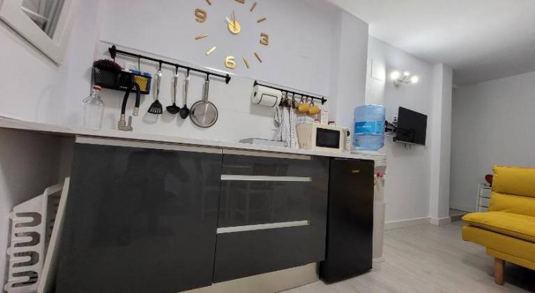Apartment with pool — photo 4