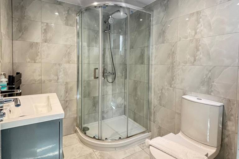 House with 2 rooms for 5 persons — photo 3