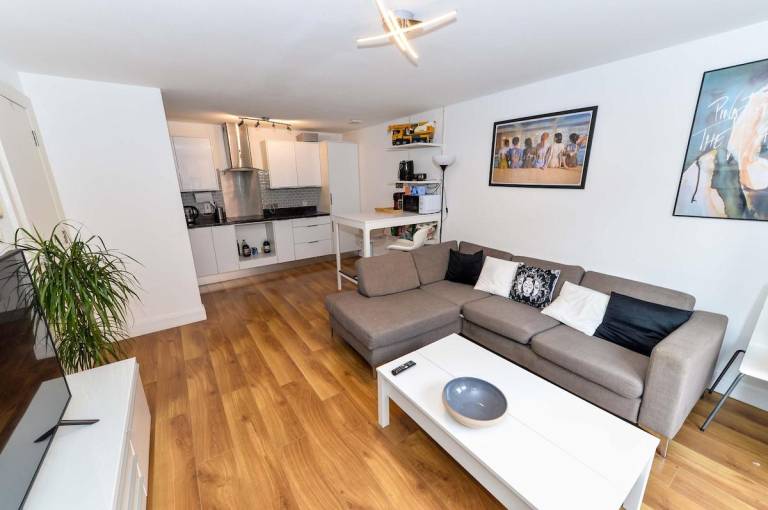 Modern apartment 9 min walk from city centre in Belfast