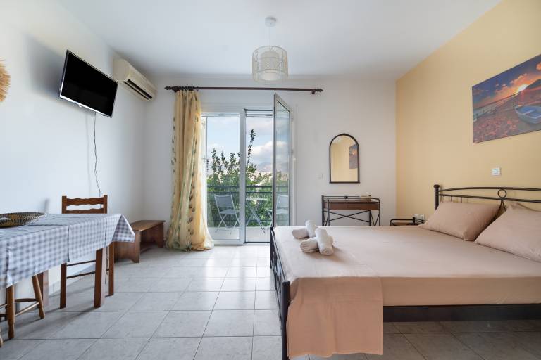 Apartment 'Anna's House 1 In Lixouri' with Sea View, Wi-Fi and Air Conditioning — photo 4