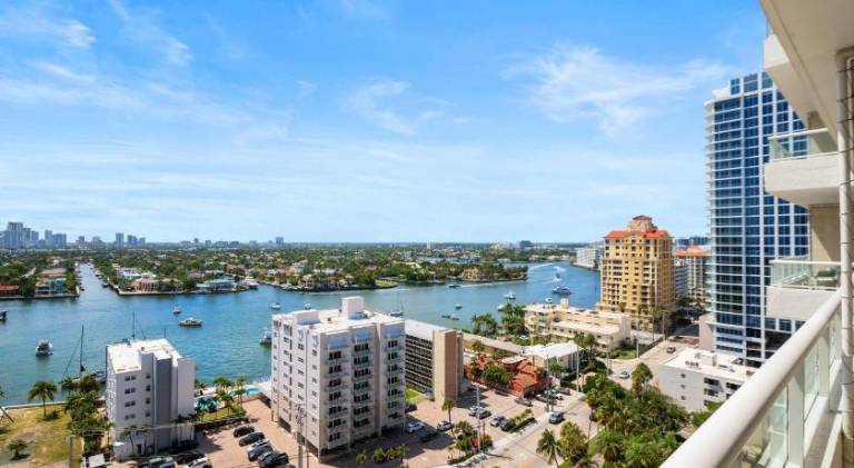 Beachfront Ritz-Carlton Luxury 1BR Residence — photo 5