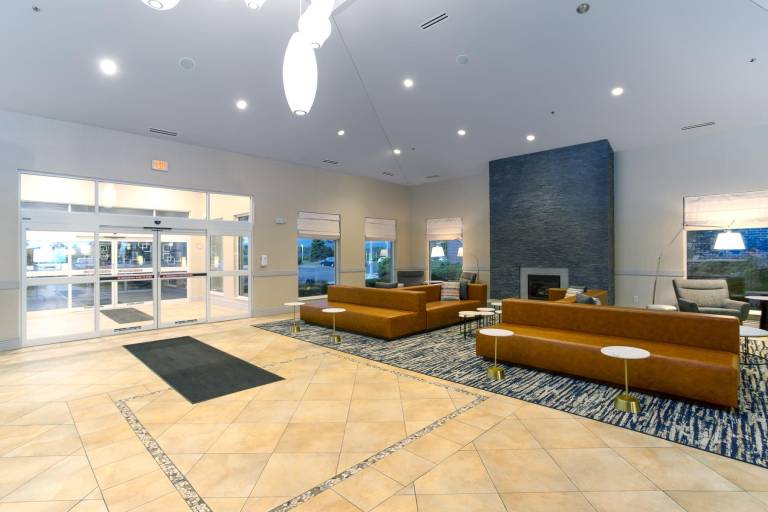 Hilton Garden Inn Milwaukee Northwest Conference Center — photo 4