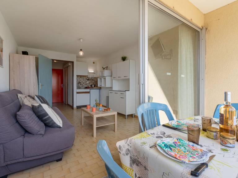Apartment with terrace — photo 5