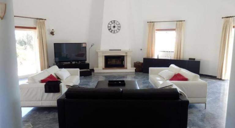 Fully equipped pleasant villa with private pool, patio & yard | Pets are welcome — photo 2