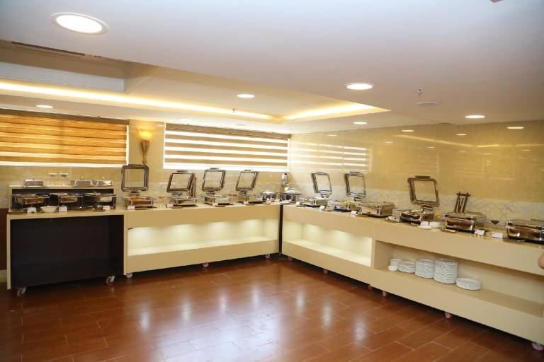 Raaj Bhaavan Clarks Inn Chennai
