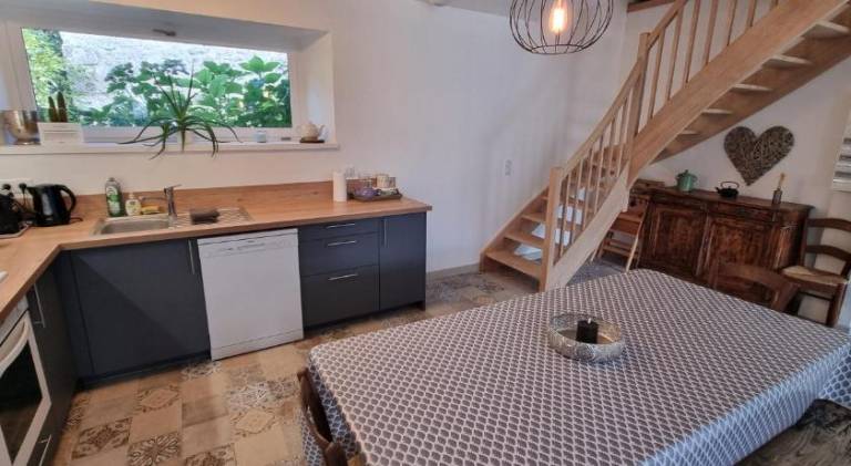 House with jacuzzi — photo 2