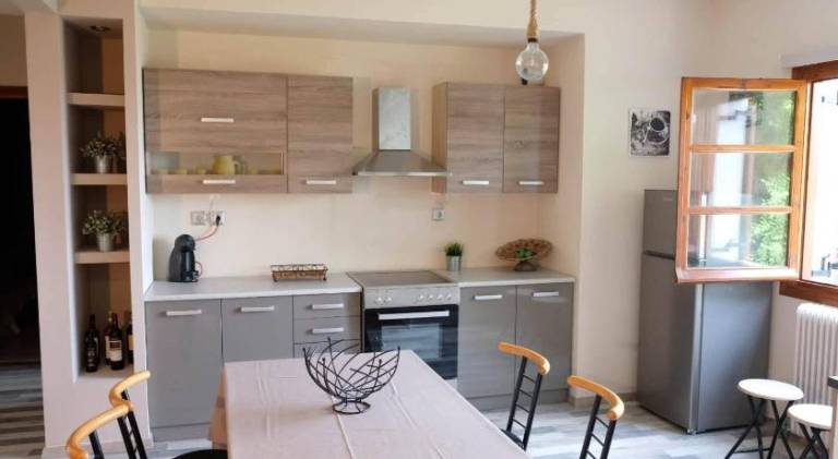 Ample vacation home with patio, yard & hot tub | Suitable for remote work | Pet-friendly — photo 3
