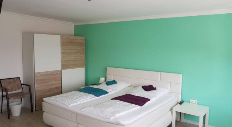 Gaststatte und Hotel zur Krone — photo 2