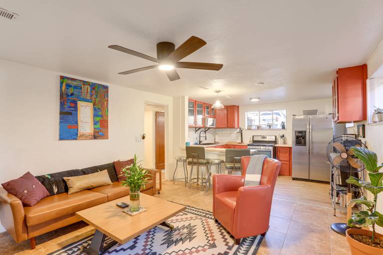Walkable Denver Apt 3 Mi to Train Pets Welcome