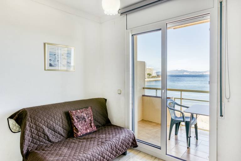Apartment with terrace | Beach view — photo 2