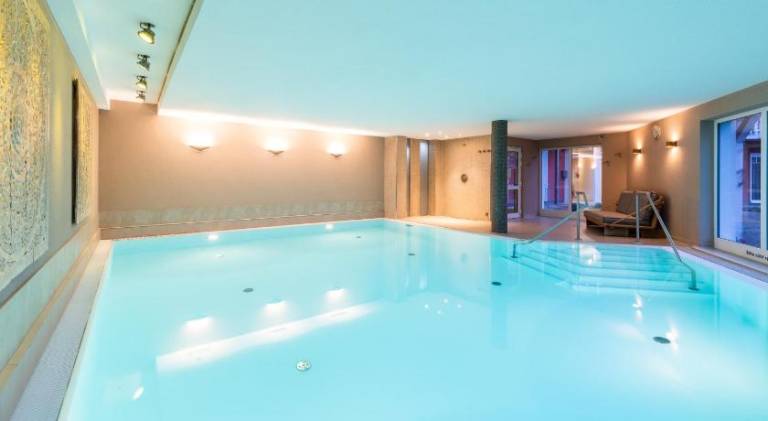 Wonderful serviced apartment with pool, sauna & patio | Pets allowed — photo 2