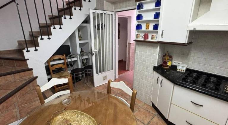 House with terrace — photo 3