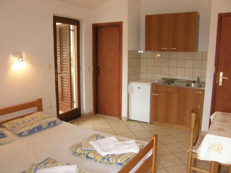 Rental apartment for 2 persons in Baska