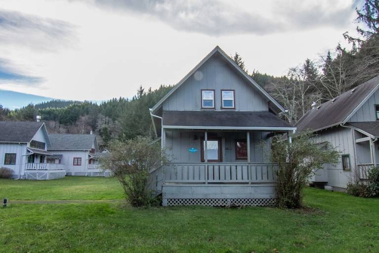 House  Yachats