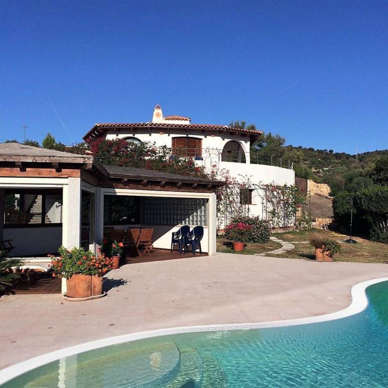Fully equipped beautiful villa with pool, yard & barbecue | Mountain view | Pets allowed — photo 2