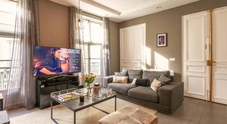 1min Walk From Champs Elysees - Avenue Montaigne - AC - Self-Checkin - Working Desk — photo 2