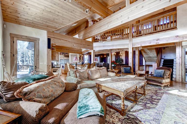 House with grill & hot tub | Mountain view | Suitable for remote work — photo 4