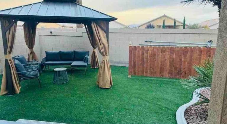 House with pool — photo 4