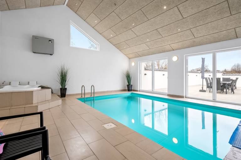 House with garden, sauna & private pool — photo 2