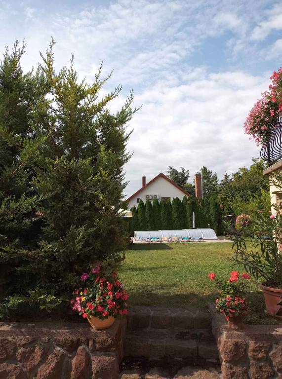 Vacation home with garden, jacuzzi & sauna — photo 2