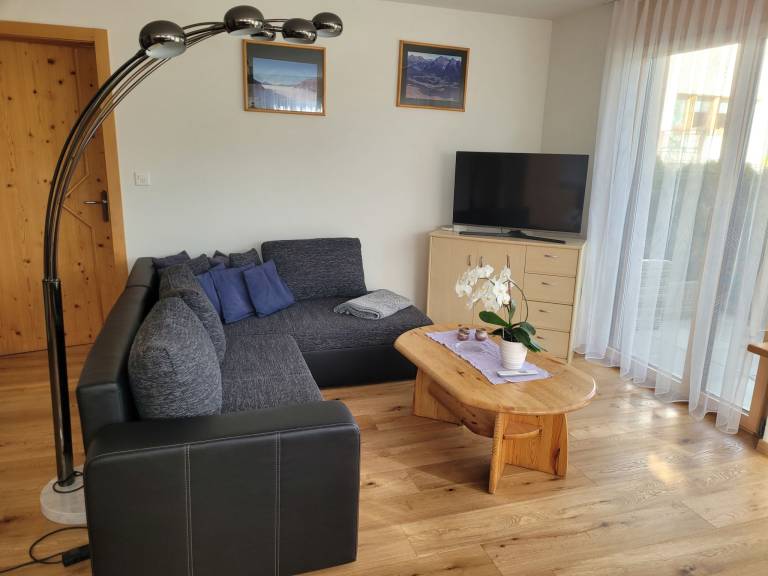 Apartment with patio — photo 3