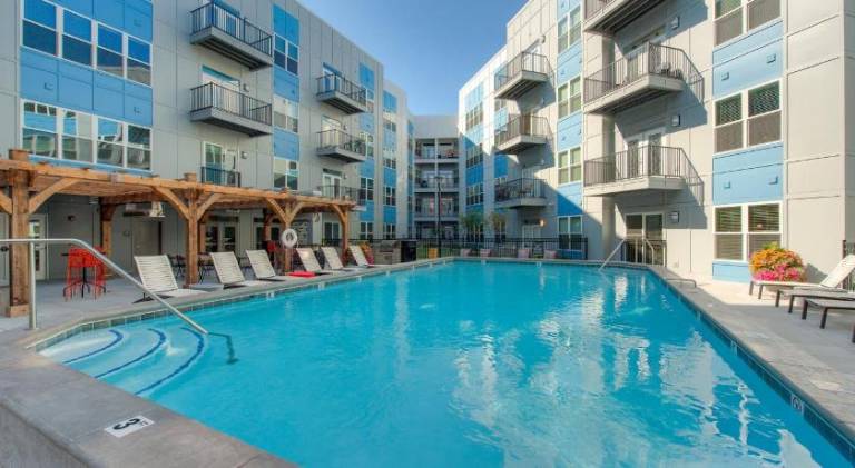 Apartment with pool in Marion, IN