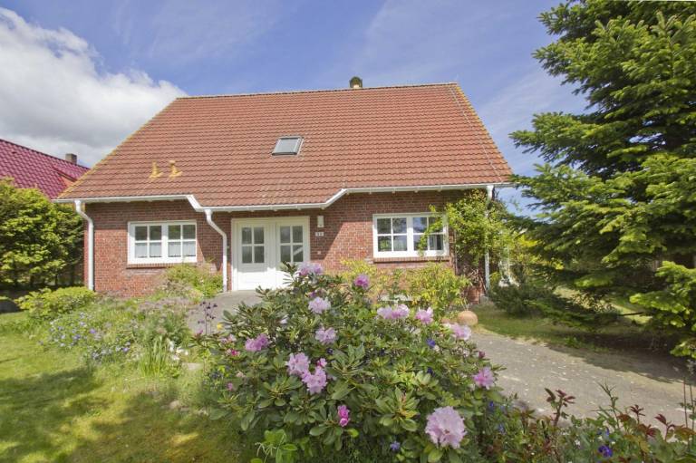 strandnahe Ferienwohnung mit schönem Garten - Ferienhaus Gisela in Lauterbach