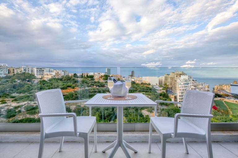 Balluta View Mansions — Rare Valley & Bay Views — photo 5