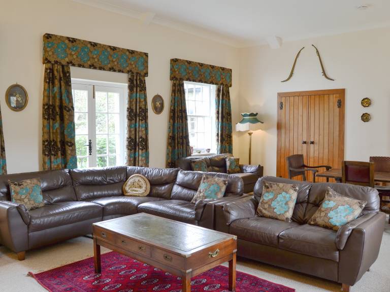 Family-oriented cottage with barbecue & yard | Dogs allowed — photo 2