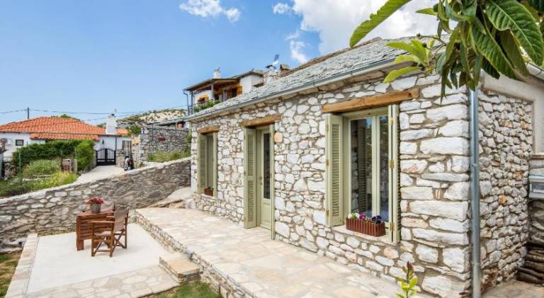 Vacation home with barbeque, terrace & garden | Pets are welcome in Thasos