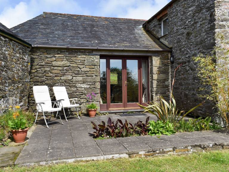 Round House UK12083