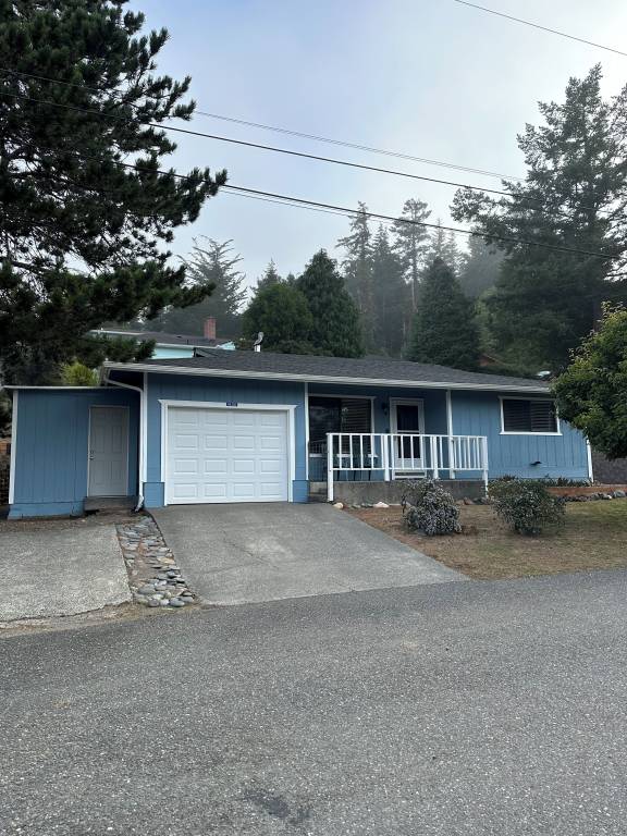 House  Gold Beach