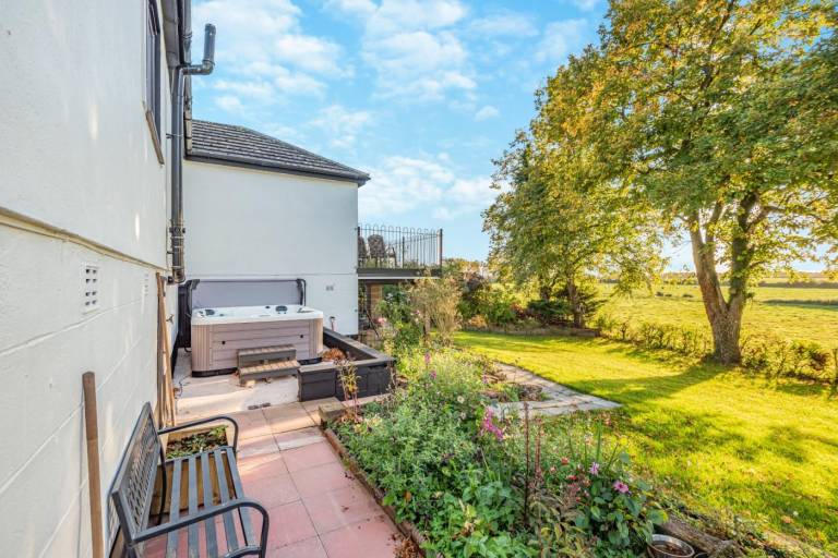 Fully equipped house with garden & jacuzzi | Pet-friendly — photo 3
