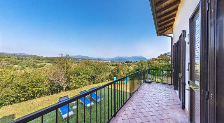 Villa with pool, garden & terrace — photo 5